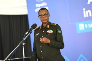 Perezida Kagame yashyize mu kiruhuko abajenerali benshi barimo na Kabarebe
