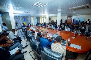 Abahungu bigaranzuye abakobwa mu bizamini bya leta by'Amashuri yisumbuye