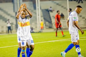 Uko byari byifashe ku ntebe y'abasimbura ya Rayon Sports yakinnye na Interforce FC nta mutoza n'umwe, buri wese yatoje - AMAFOTO