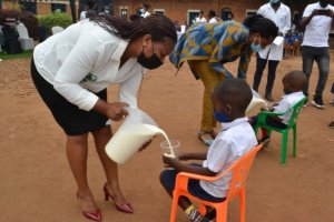 'Ubu buri munyarwanda abarirwa litiro 78,7 z'amata anywa ku mwaka'-RAB