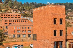 Mu cyahafi hahoze akajagari huzuye amagorofa y'igitangaza [AMAFOTO]