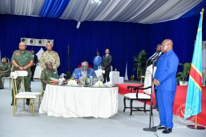 Perezida Tshisekedi yahembye abamurinze guhirikwa ku butegetsi