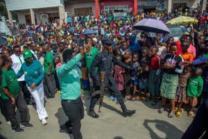 Ngororero: Dr Frank Habineza yiyamamarije ku Kabaya arindiwe umutekano cyane [AMAFOTO]