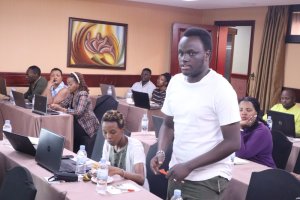 Ibitangazamakuru birashishikarizwa kugenzura amakuru bitangaza