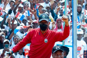 Ab'i Gakenke babyiniye ku rukoma kubera ibyo Perezida Kagame yabemereye