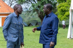 Odinga yahakanye gukoreshwa na Ruto, ahishura ko yiteguye guhara kandidatire ye muri AU