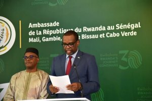 Ambasaderi Karabaranga yashimye imiyoborere myiza no kureba kure bya Perezida Kagame