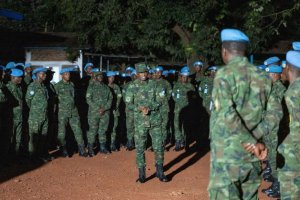 Gen Nyakarundi yasuye Ingabo z' Rwanda ziri muri Centrafrica