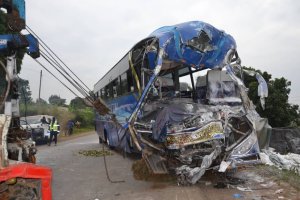 Impanuka ya Bus n'ikamyo yahitanye 6 abandi barakomereka cyane
