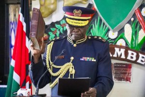 Umuyobozi mushya w'Igipolisi cya Kenya yarahiriye imirimo ye