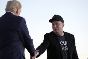 Elon Musk yemerewe umwanya muri Guverinoma ya Trump mu gihe yaba atowe
