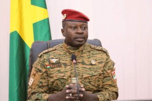 Burkina Faso: Abasirikare bakuru barimo uwabaye perezida birukanwe mu gisirikare