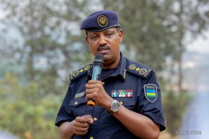 Abapolisi bakuru barimo CP Basabose na ACP Twahirwa bashyizwe mu kiruhuko cy'izabukuru