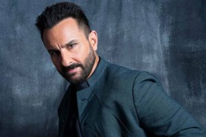 Icyamamare muri Bollywood, Saif Ali Khan, yatewe ibyuma n'umuntu wamwinjiranye iwe