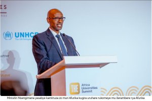 Minisitiri Nsengimana yasabye kaminuza kugabanya icyuho kiri hagati y'ubumenyi zitanga n'ubukenewe ku isoko