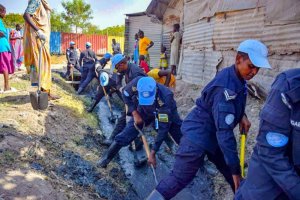 Malakal: Impunzi zishimiye igikorwa cy'umuganda zafatanyije n'Abapolisi b'u Rwanda