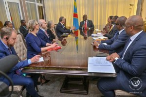 Abatavuga rumwe na Tshisekedi bamaganye amasezerano ashaka kugirana na Amerika