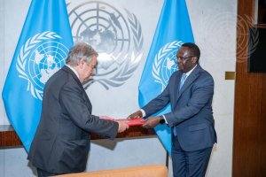 Amb Ngoga yashyikirije Guterres impapuro zimwemerera guhagararira u Rwanda muri Loni