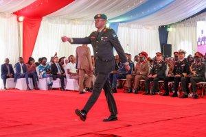 Colonel Nyirishema yarangije amasomo ya Gisirikare muri Kenya