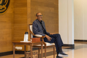 Perezida Kagame yagarutse ku buryo yize bigoye, ashimira abiyeguriye gutanga uburezi ku Banyarwanda