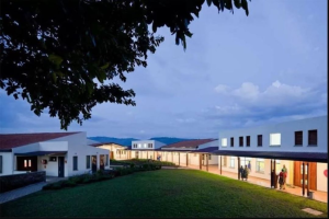 U Rwanda rugiye gufungura ibitaro 10 bya Kaminuza mu Ntara