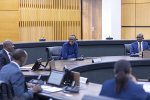 AMAFOTO: Uko byari byifashe mu Nama y'Abaminisitiri yateranye ku wa Gatatu