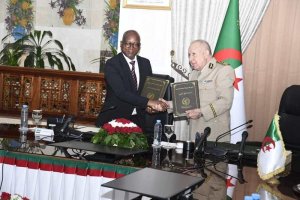 U Rwanda na Algeria biyemeje ubufatanye y'ubufatanye mu bya gisirikare 