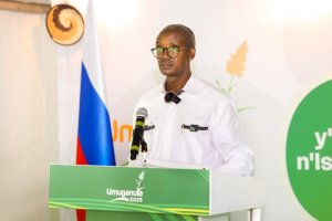 Amb. Nzabamwita yasobanuriye Abarusiya uburyo Umuganura ari inkingi ya mwamba mu iterambere ry'u Rwanda