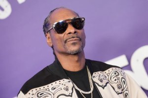Snoop Dogg atewe impungenge na filime z'abana zigaragazwamo ubutinganyi