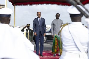 Perezida Kagame i Dakar mu nama yiga ku biribwa muri Afurika