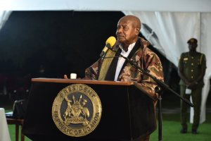 Museveni yategetse ko ibigo by'amashuri bitagira ibibuga bya siporo byimwa impushya