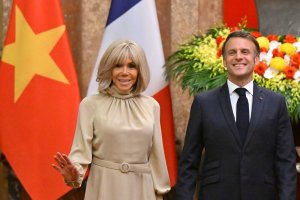 Perezida Macron agiye guhamiriza urukiko ko umugore we atari umugabo
