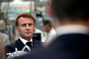 Perezida Macron yahagaritswe mu mihanda y'i New York, atakira Trump kuri telefoni