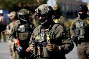 Amerika: Umugore yarashwe, Trump yongera ingabo