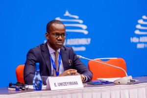 Imbwirwaruhame za Tshisekedi zigamije gusinziriza abantu – Sen. Evode Uwizeyimana