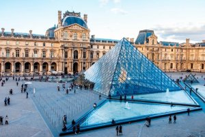 Paris: Inzu ndangamurage ya Louvre yahagaritse imirimo kubera ubujura