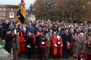 Amb. Busingye yifatanyaije n'Abongereza kwibuka abaguye mu ntambara