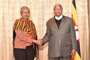 Sinzinginga Museveni ngo amufungure kuko arengana- Winnie Byanyima ku ifungwa ry'umugabo we