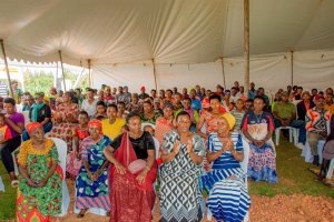 Abagore b'i Kayonza babangamiwe n'abagabo bamaze imitungo bayandikisha ku babyeyi babo