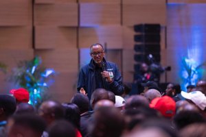 Perezida Kagame ahangayikishijwe n'ibiyobyabwenge mu rubyiruko; yavuze uwo bakoranaga wabaswe n'inzoga