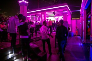 Utubari n'utubyiniro byemerewe gukora bigakesha mu gihe cy'iminsi mikuru