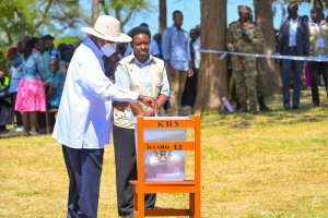 Miliyoni 21 z'abaturage ba Uganda bitabiriye amatora; Museveni ni we uhabwa amahirwe