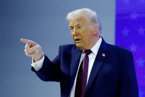 Trump ntiyishimiye umubano u Bwongereza bushaka kugirana n'u Bushinwa