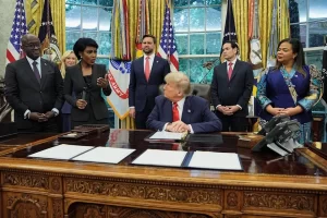 Ibinengwa n'ibidasobanutse ku munyamakuru Hariana wagaragaye abaza Trump ibibazo by'u Rwanda na DRC