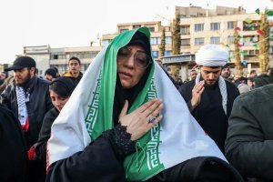 Iran: Ibihumbi by'abaturage byatangiye kunamira Ayattolah Khamenei