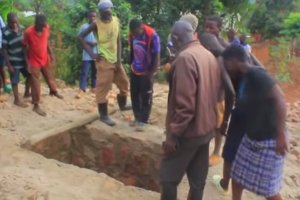 Gatsibo: Umukecuru arakekwaho kujugunya mu bwiherero uruhinja rwabyawe n' umukobwa we