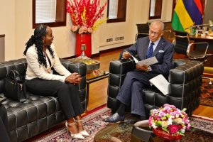 Minisitiri Nkulikiyinka yashyikirije Minisitiri w'Intebe wa Maurice ubutumwa bwa Perezida Kagame