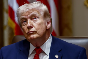 Trump yihenuye ku bihugu byanze kumufasha Iran biri kugorwa n'itumbagira ry'ibiciro bya lisansi