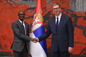 Amb Maj. Gen. Nzabamwita yatanze impapuro zimwemerera guhagararira u Rwanda muri Serbia
