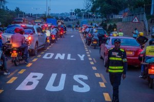 Umujyi wa Kigali watangaje imihanda yahariwe bisi mu masaha abonekamo abagenzi benshi